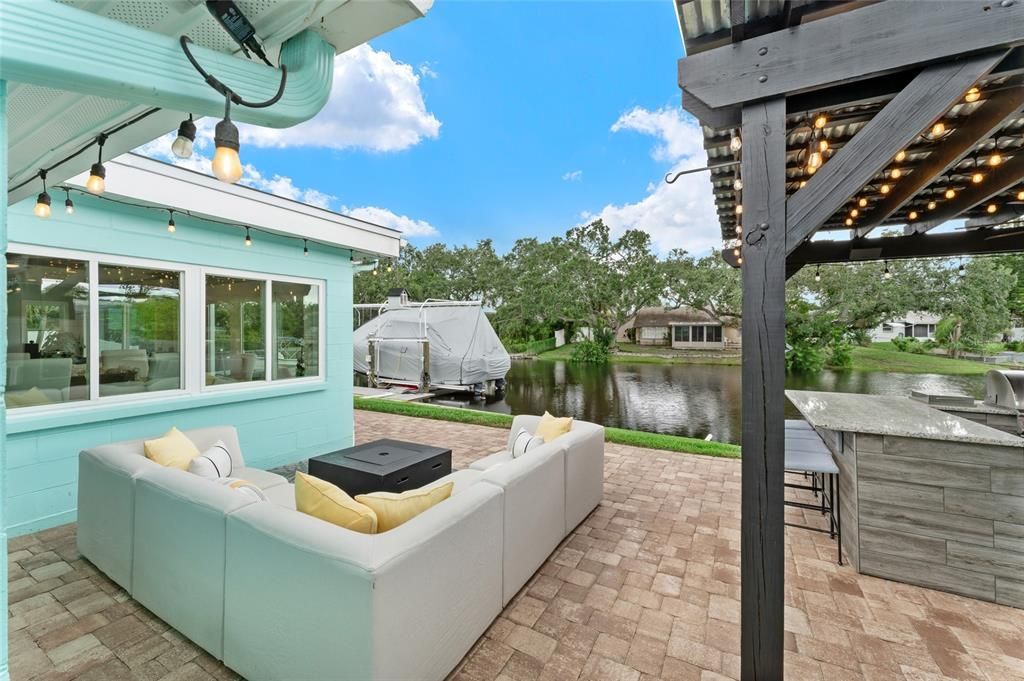 待售: $945,000 (3 贝兹, 2 浴室, 2241 平方英尺)