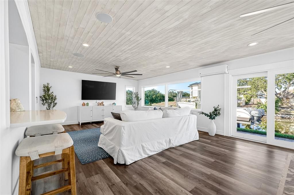 待售: $945,000 (3 贝兹, 2 浴室, 2241 平方英尺)