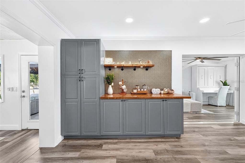 待售: $945,000 (3 贝兹, 2 浴室, 2241 平方英尺)