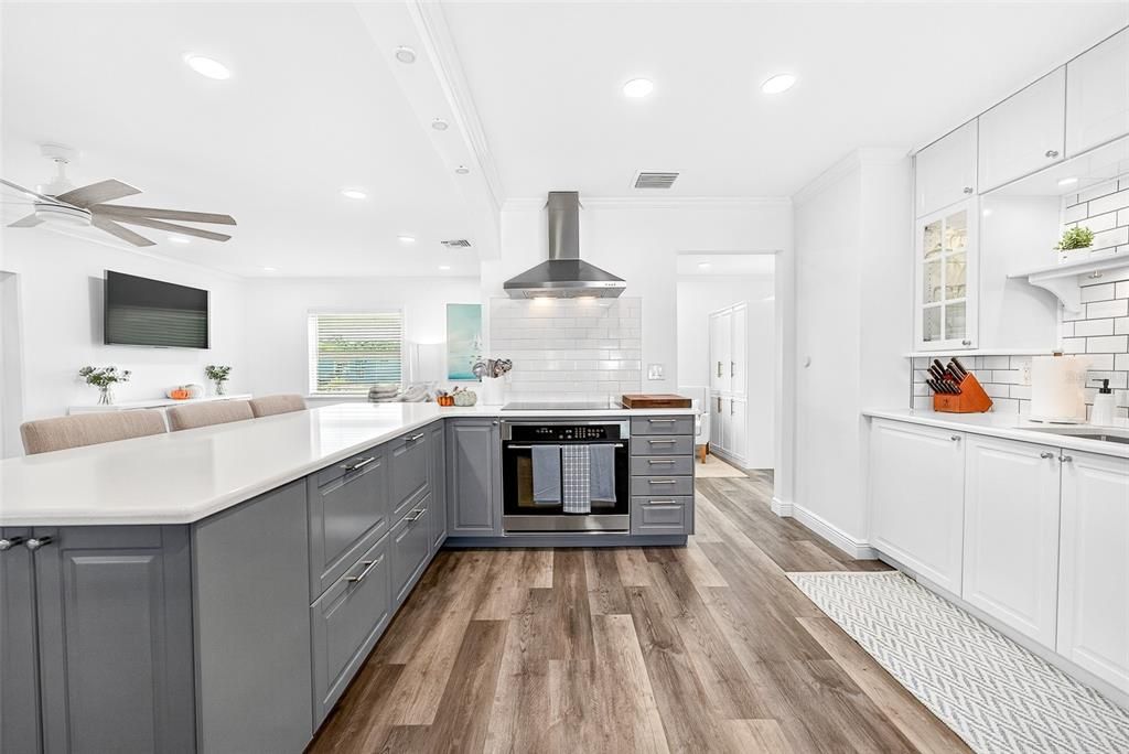 待售: $945,000 (3 贝兹, 2 浴室, 2241 平方英尺)