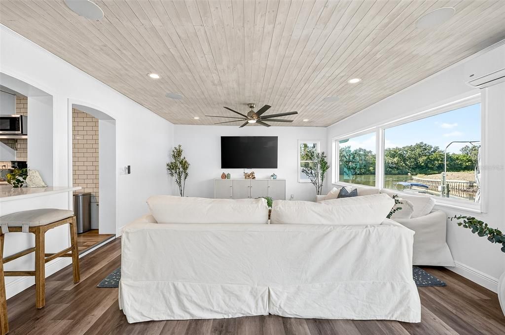 待售: $945,000 (3 贝兹, 2 浴室, 2241 平方英尺)