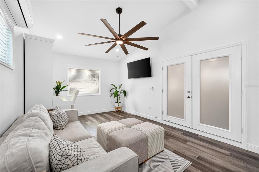 待售: $945,000 (3 贝兹, 2 浴室, 2241 平方英尺)