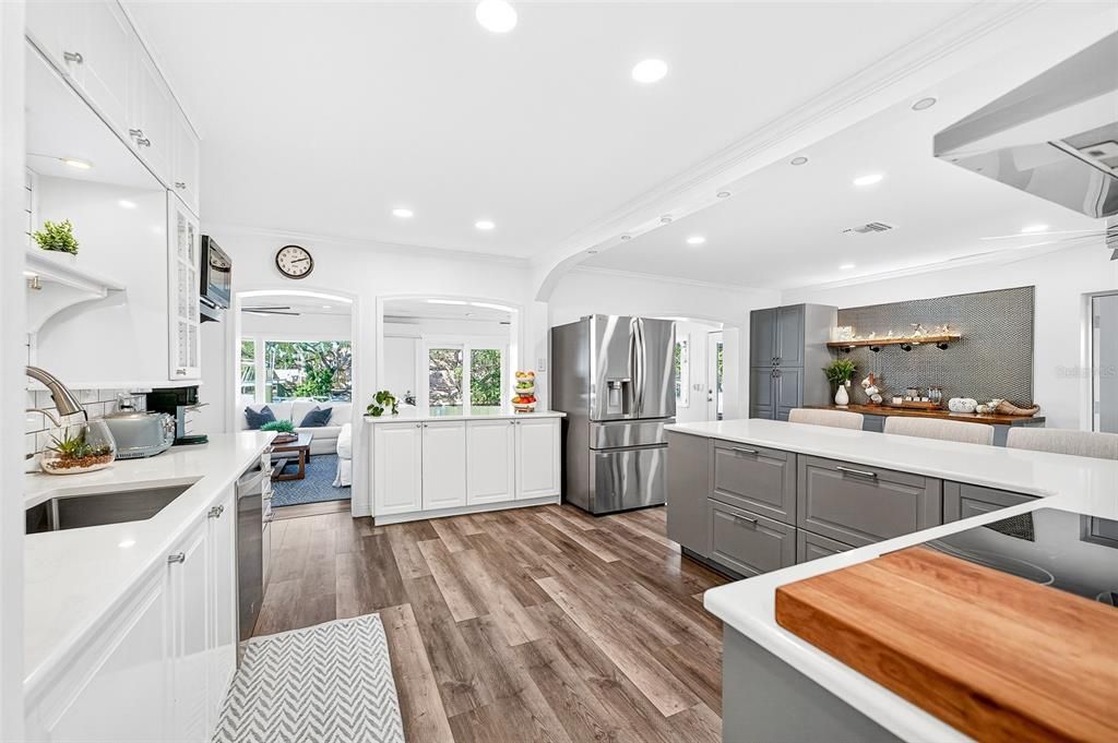 待售: $945,000 (3 贝兹, 2 浴室, 2241 平方英尺)