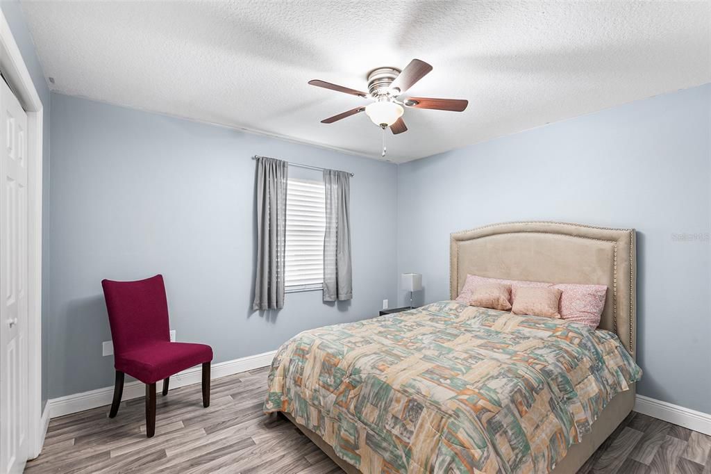 En Venta: $439,000 (4 camas, 2 baños, 2188 Pies cuadrados)