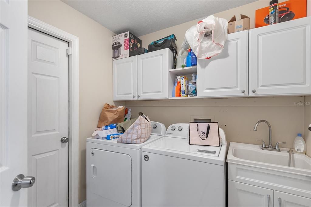 En Venta: $439,000 (4 camas, 2 baños, 2188 Pies cuadrados)