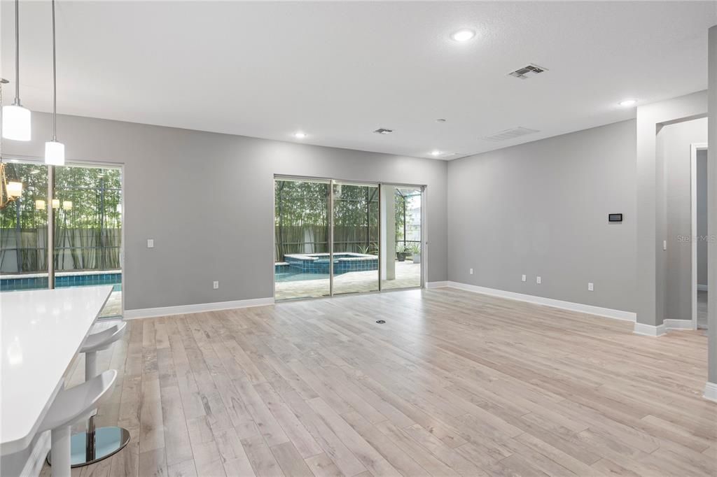 На продажу: $1,595,000 (7 спален, 5 ванн, 5169 Квадратных фут)