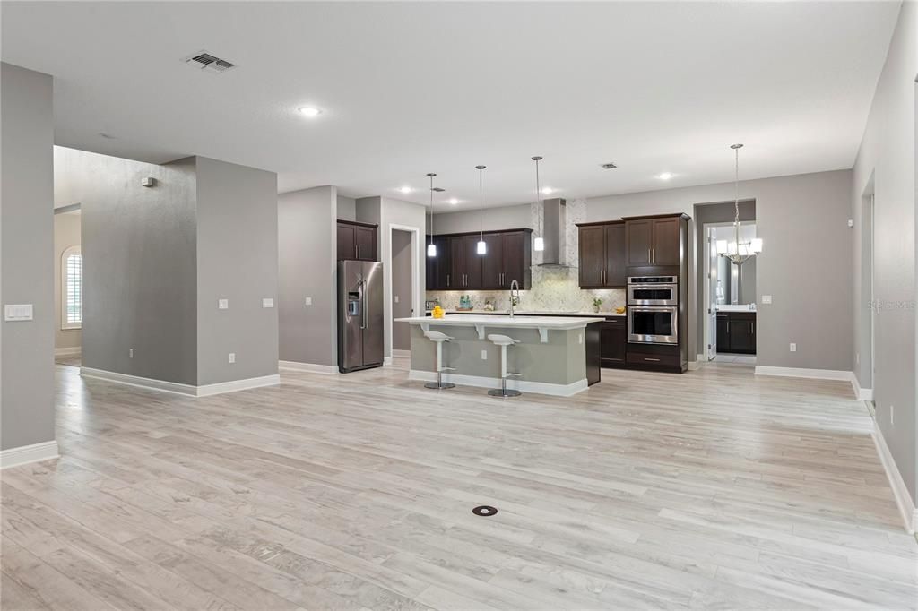 На продажу: $1,595,000 (7 спален, 5 ванн, 5169 Квадратных фут)