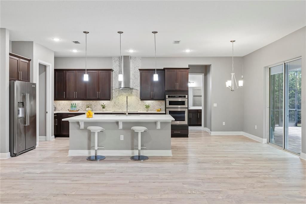 На продажу: $1,595,000 (7 спален, 5 ванн, 5169 Квадратных фут)