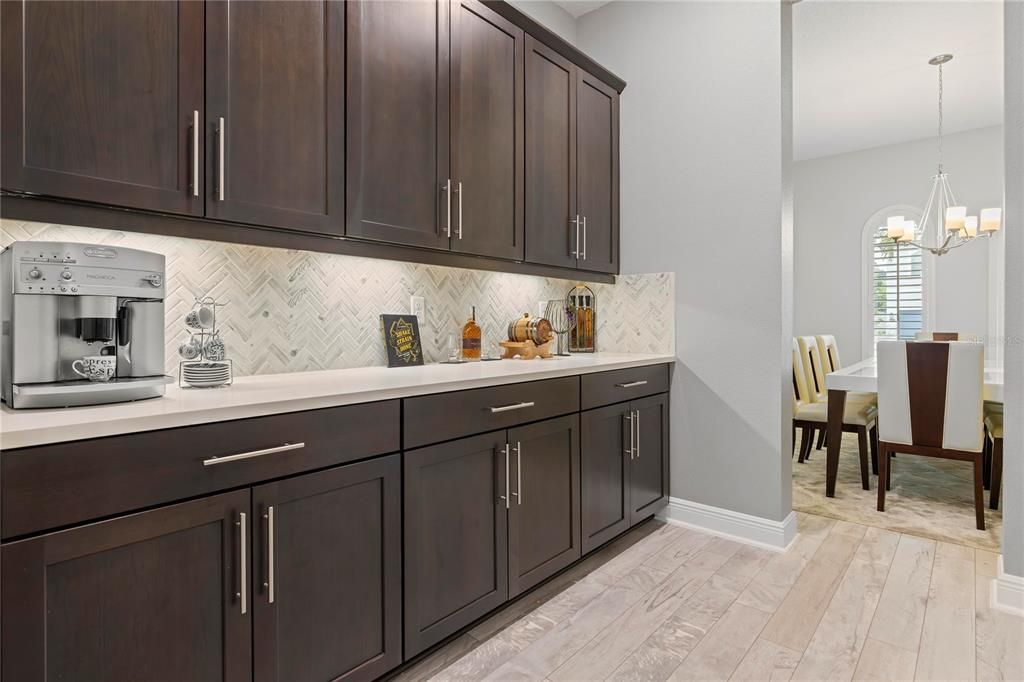 На продажу: $1,595,000 (7 спален, 5 ванн, 5169 Квадратных фут)