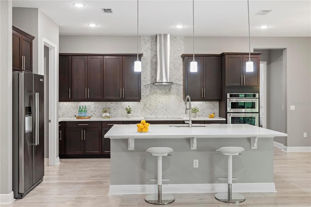 На продажу: $1,595,000 (7 спален, 5 ванн, 5169 Квадратных фут)