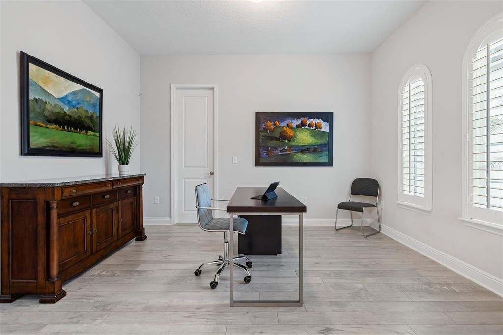 На продажу: $1,595,000 (7 спален, 5 ванн, 5169 Квадратных фут)