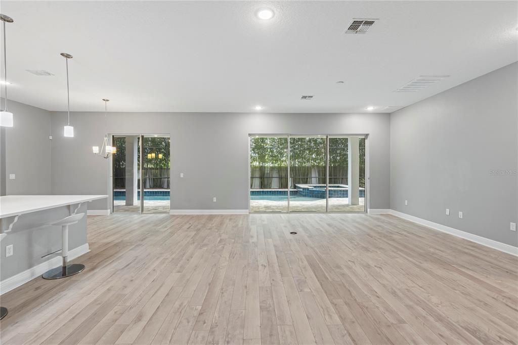 На продажу: $1,595,000 (7 спален, 5 ванн, 5169 Квадратных фут)