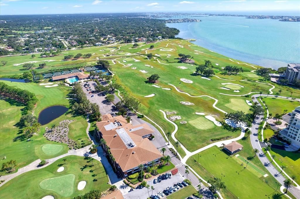 Под контрактом: $3,295,000 (3 спален, 3 ванн, 2990 Квадратных фут)