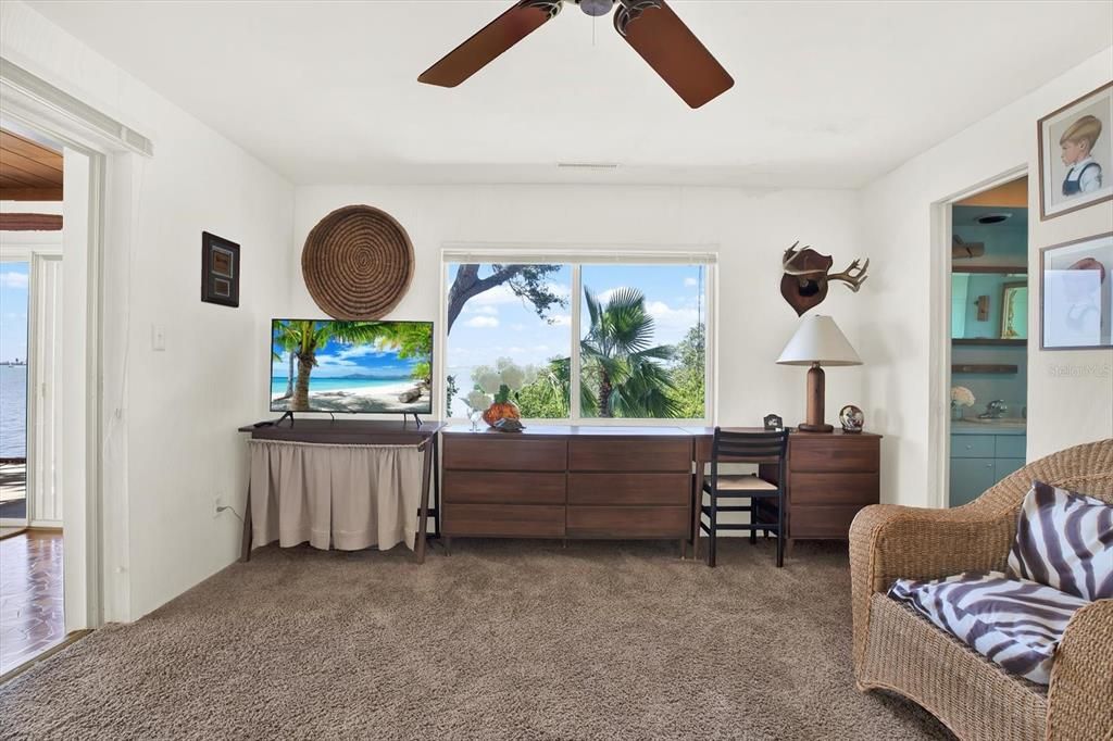 Под контрактом: $3,295,000 (3 спален, 3 ванн, 2990 Квадратных фут)