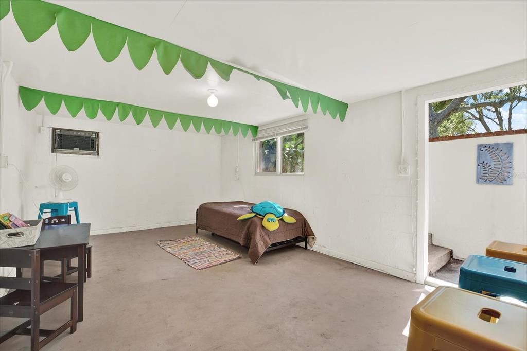 Под контрактом: $3,295,000 (3 спален, 3 ванн, 2990 Квадратных фут)