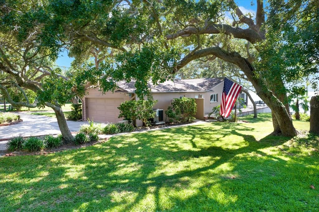 Под контрактом: $3,295,000 (3 спален, 3 ванн, 2990 Квадратных фут)