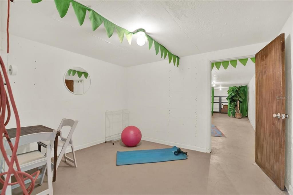 Под контрактом: $3,295,000 (3 спален, 3 ванн, 2990 Квадратных фут)