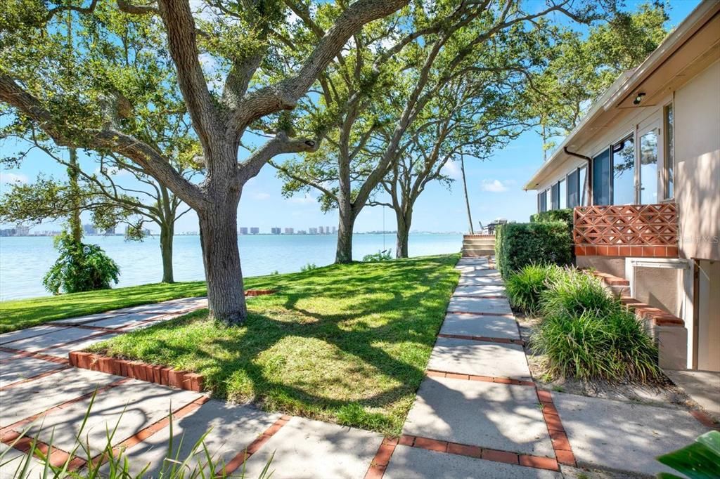 Под контрактом: $3,295,000 (3 спален, 3 ванн, 2990 Квадратных фут)