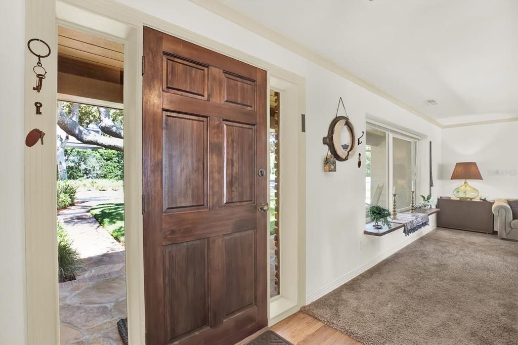 Под контрактом: $3,295,000 (3 спален, 3 ванн, 2990 Квадратных фут)