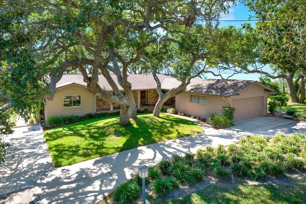 Под контрактом: $3,295,000 (3 спален, 3 ванн, 2990 Квадратных фут)