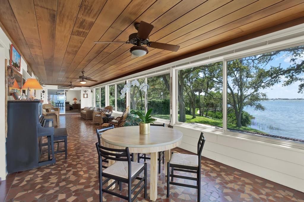 Под контрактом: $3,295,000 (3 спален, 3 ванн, 2990 Квадратных фут)