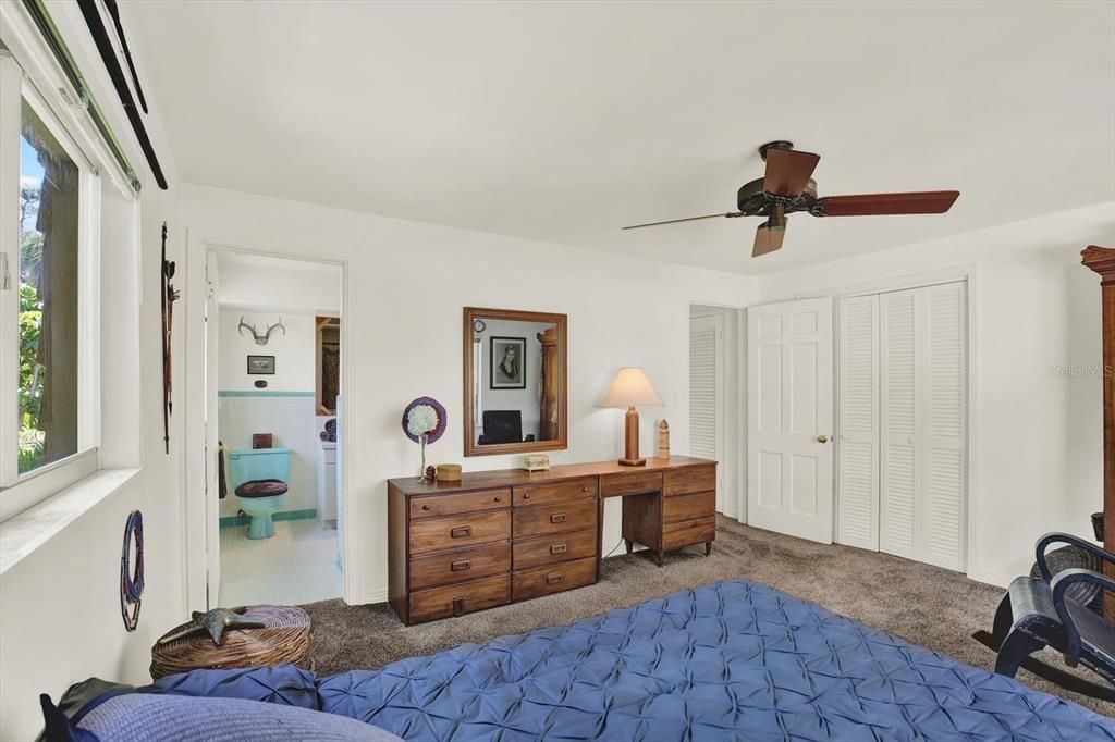 Под контрактом: $3,295,000 (3 спален, 3 ванн, 2990 Квадратных фут)