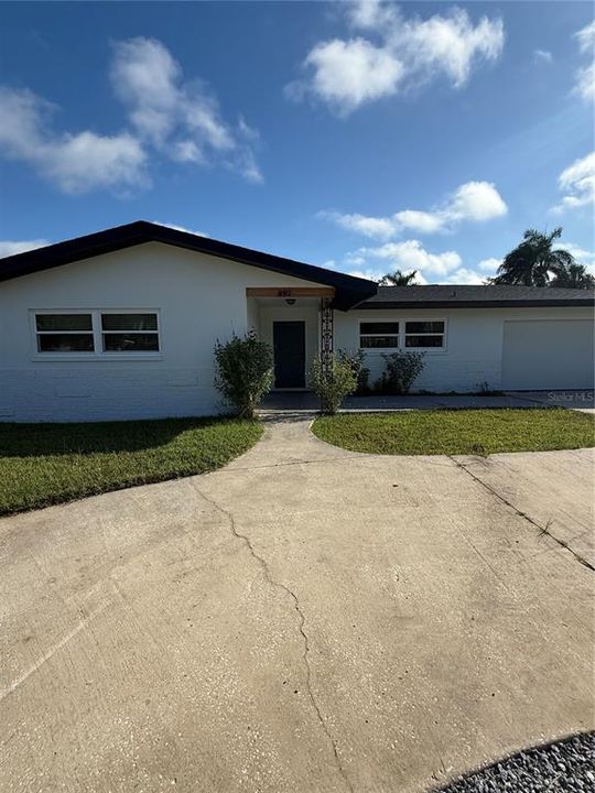 最近售出: $915,000 (3 贝兹, 2 浴室, 1446 平方英尺)