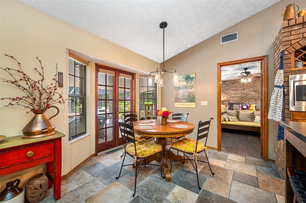 На продажу: $755,000 (3 спален, 2 ванн, 2115 Квадратных фут)