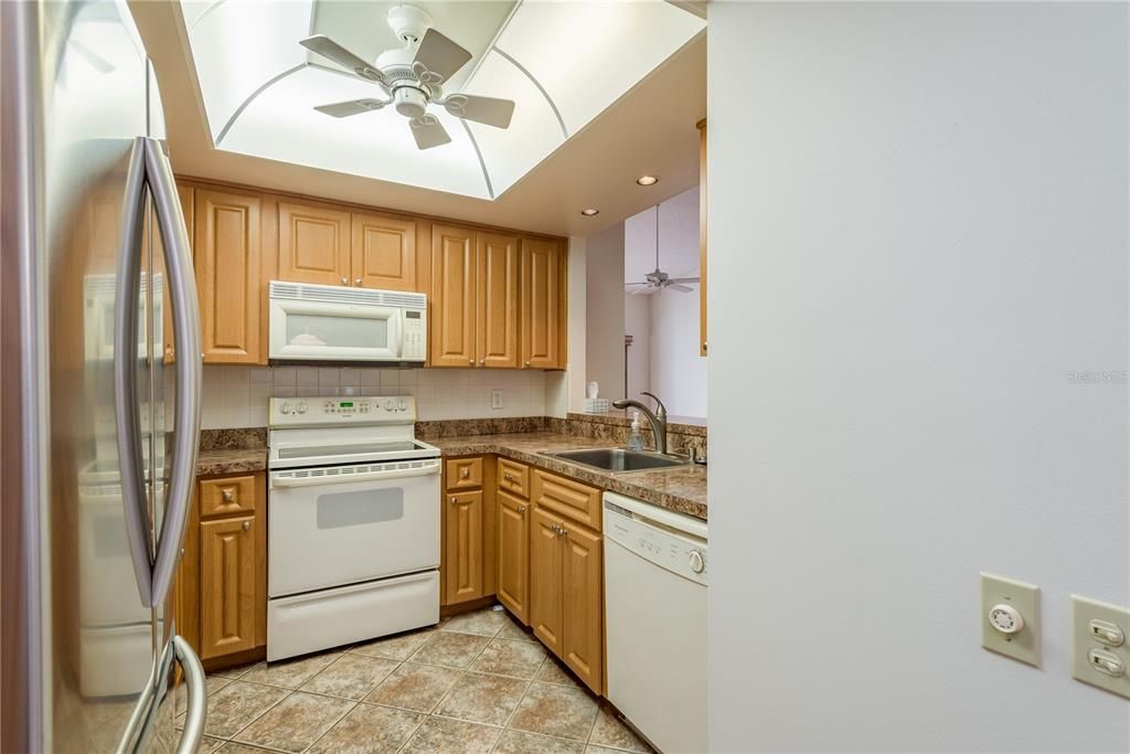 Active With Contract: $185,000 (2 beds, 2 baths, 1232 Square Feet)