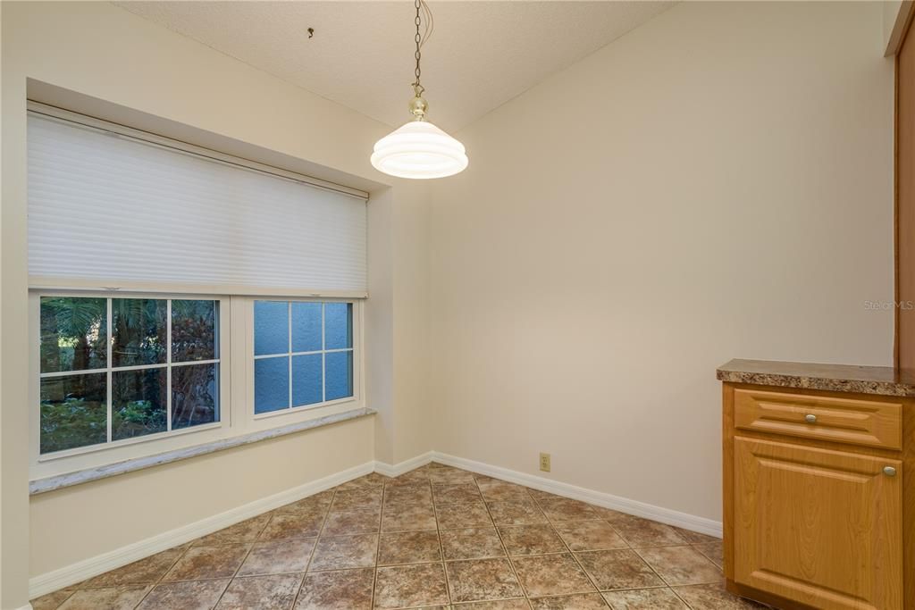 Active With Contract: $185,000 (2 beds, 2 baths, 1232 Square Feet)