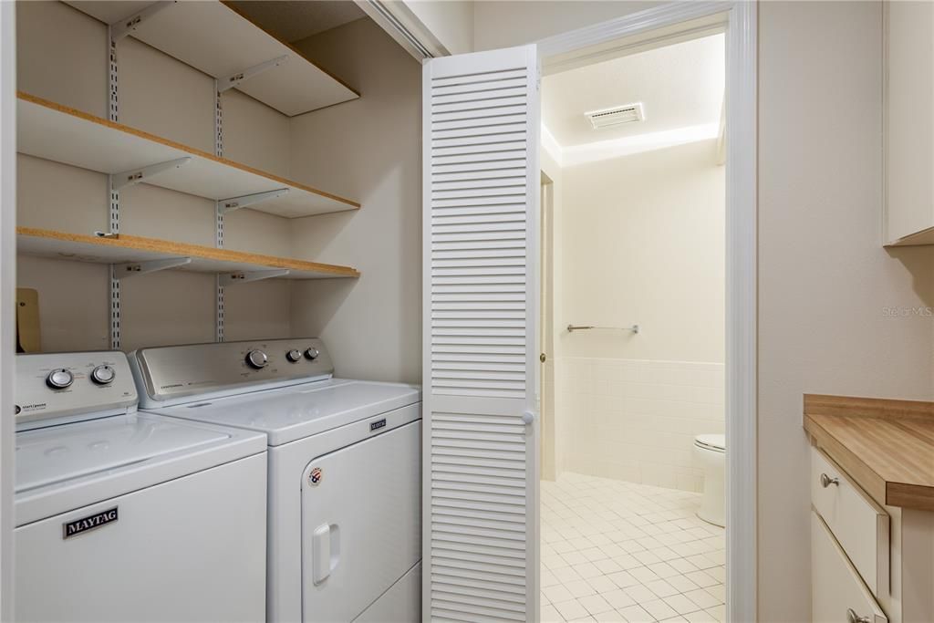 Active With Contract: $185,000 (2 beds, 2 baths, 1232 Square Feet)