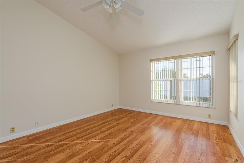 Active With Contract: $185,000 (2 beds, 2 baths, 1232 Square Feet)