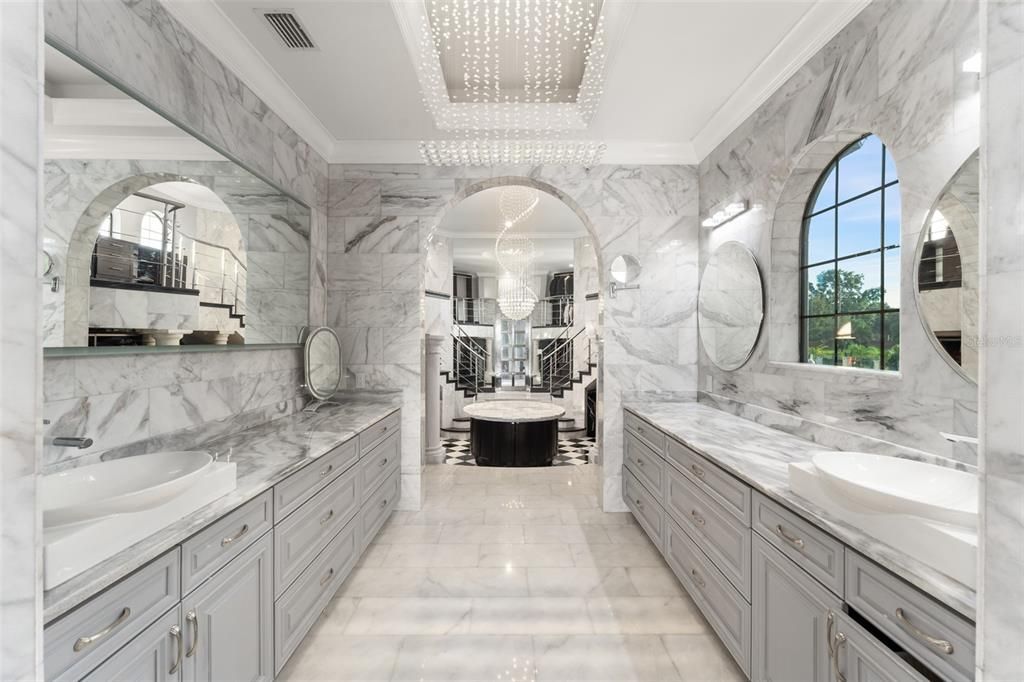 For Sale: $6,395,000 (5 beds, 8 baths, 11861 Square Feet)