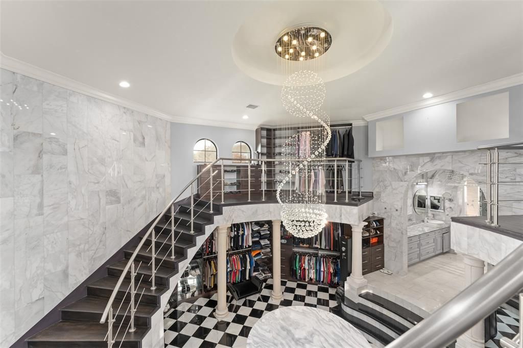 For Sale: $6,395,000 (5 beds, 8 baths, 11861 Square Feet)