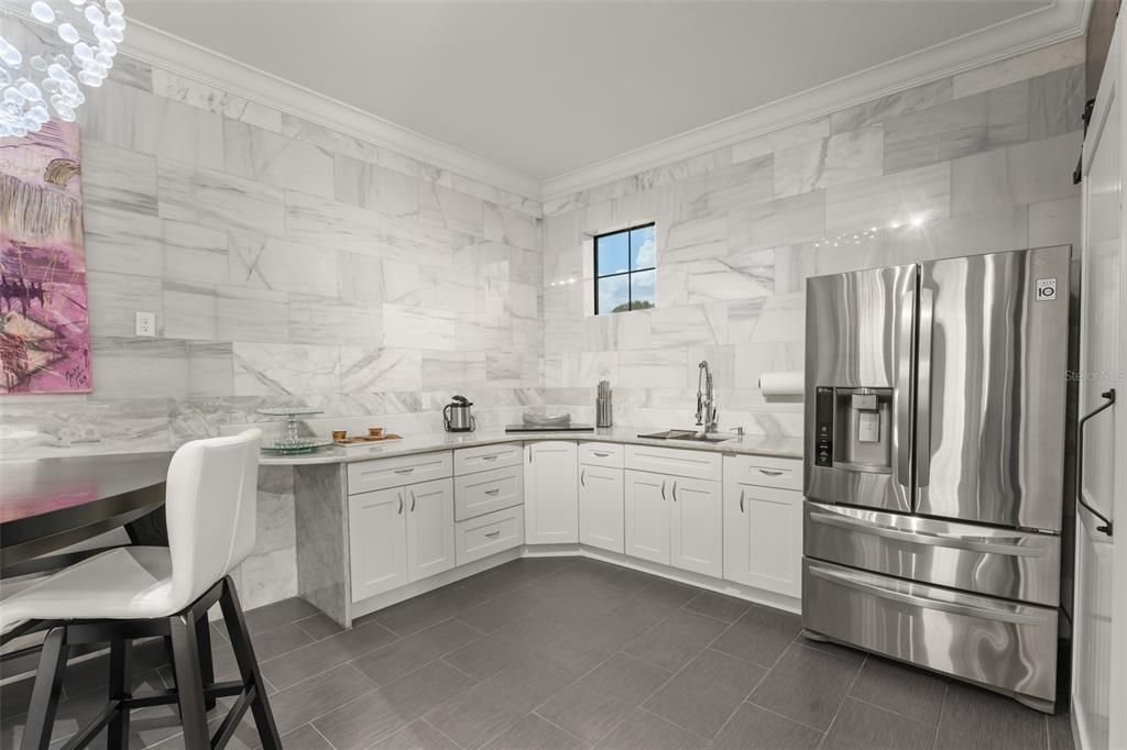 For Sale: $5,900,000 (5 beds, 8 baths, 11861 Square Feet)