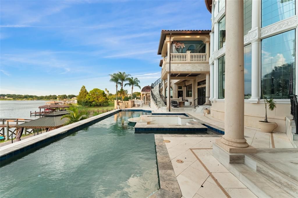 For Sale: $6,395,000 (5 beds, 8 baths, 11861 Square Feet)