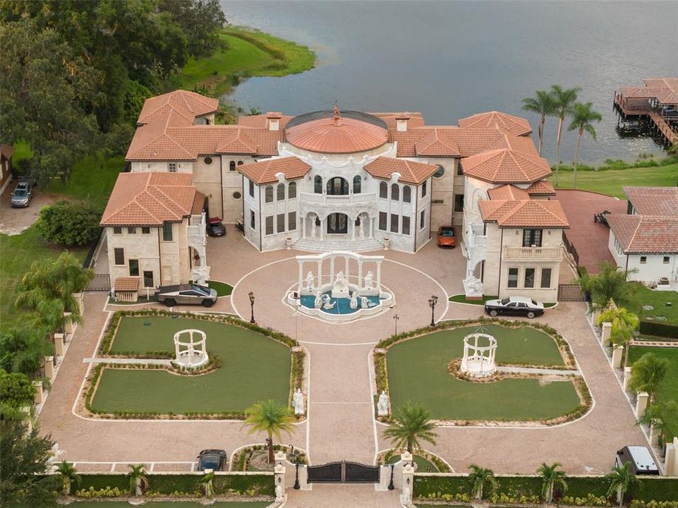 For Sale: $6,395,000 (5 beds, 8 baths, 11861 Square Feet)