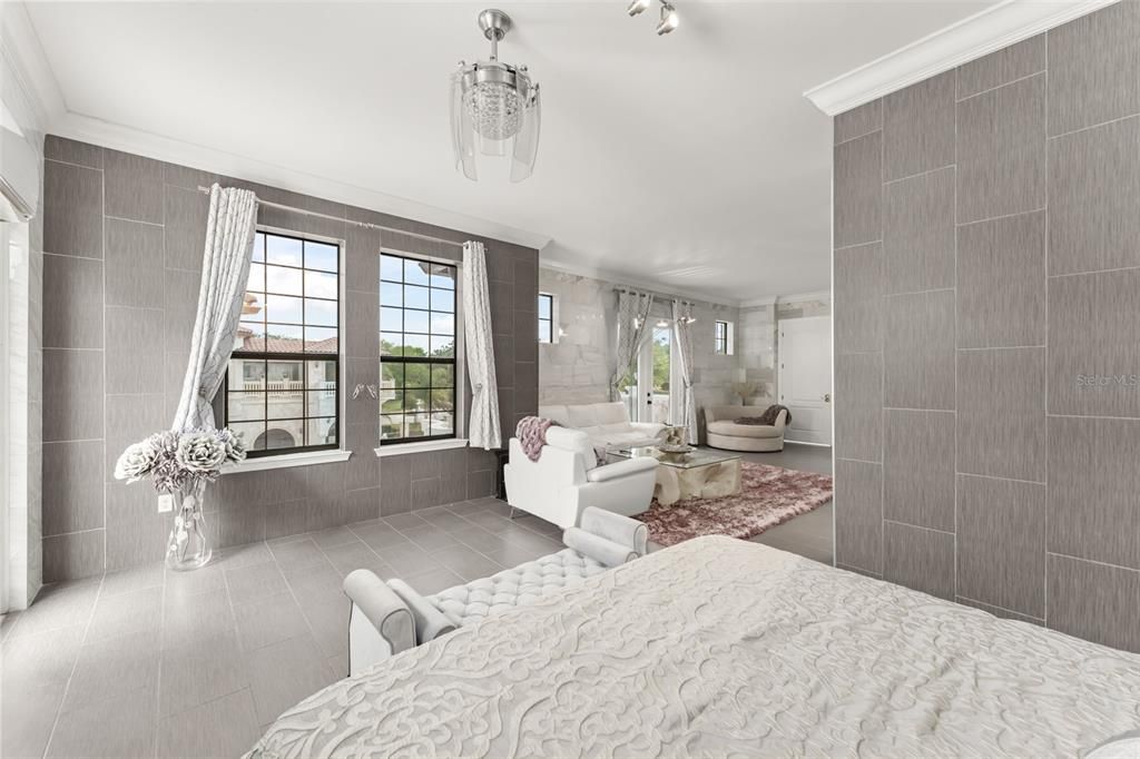 For Sale: $5,900,000 (5 beds, 8 baths, 11861 Square Feet)