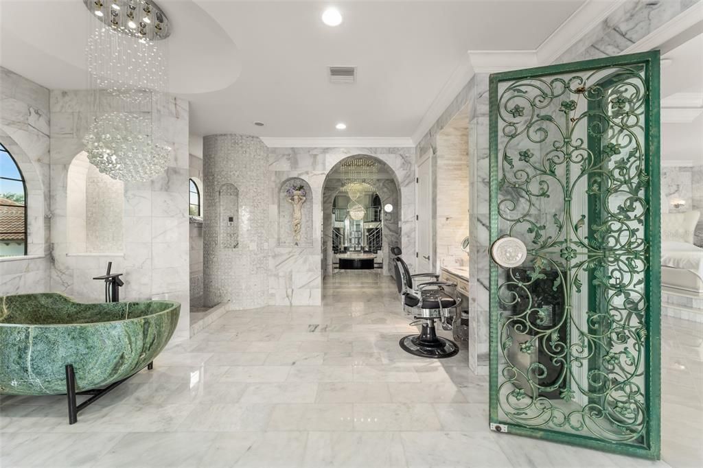 For Sale: $6,395,000 (5 beds, 8 baths, 11861 Square Feet)