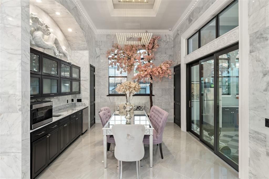 For Sale: $6,395,000 (5 beds, 8 baths, 11861 Square Feet)