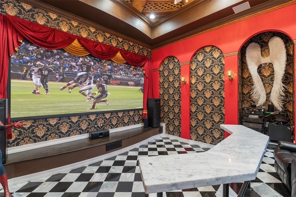 For Sale: $6,395,000 (5 beds, 8 baths, 11861 Square Feet)