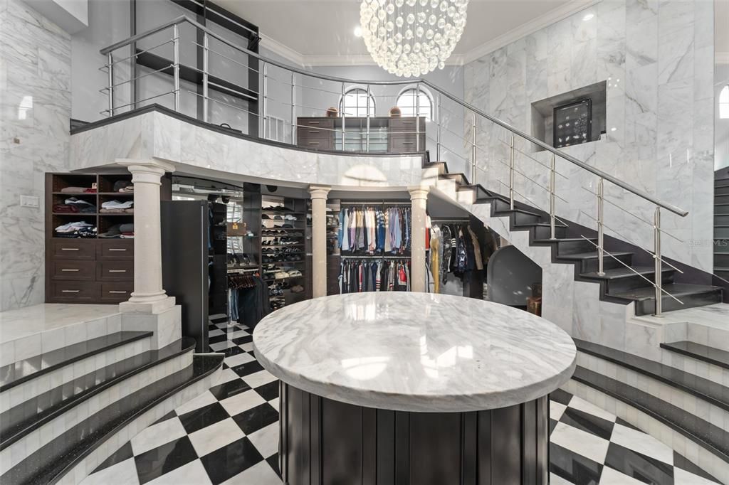 For Sale: $6,395,000 (5 beds, 8 baths, 11861 Square Feet)