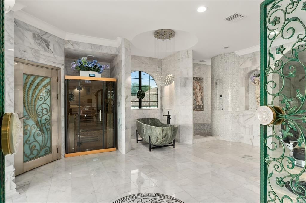 For Sale: $6,395,000 (5 beds, 8 baths, 11861 Square Feet)