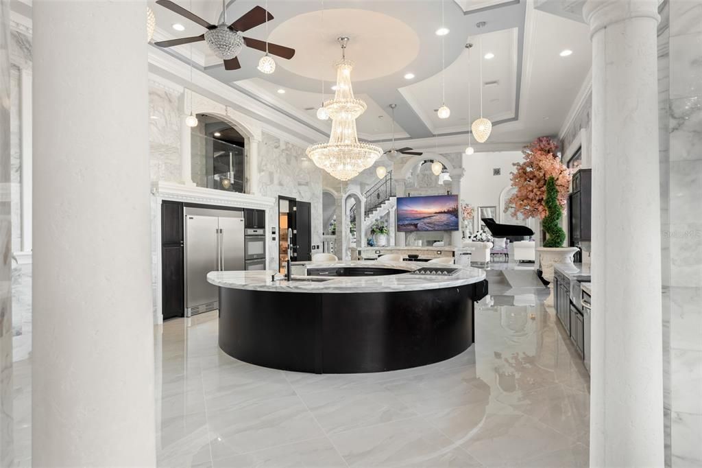 For Sale: $6,395,000 (5 beds, 8 baths, 11861 Square Feet)