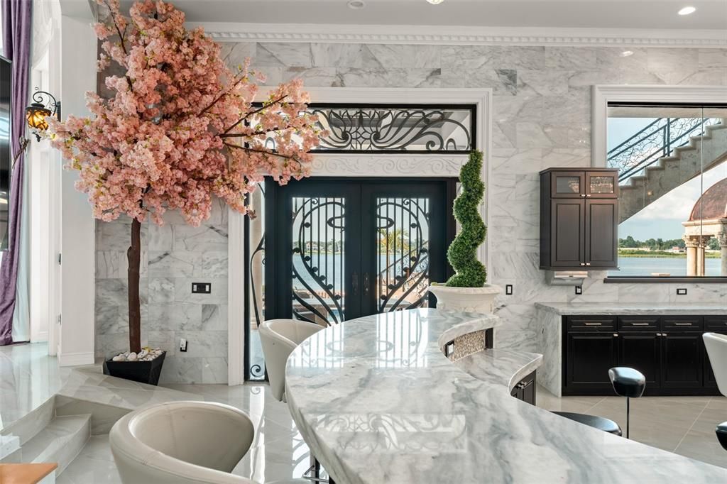 For Sale: $6,395,000 (5 beds, 8 baths, 11861 Square Feet)