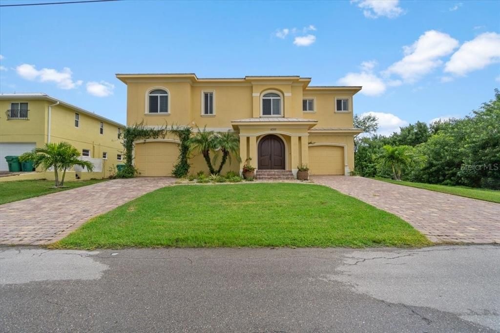 For Rent: $4,000 (4 beds, 3 baths, 3449 Square Feet)