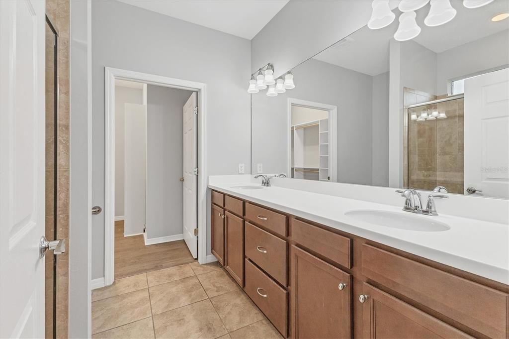 For Rent: $2,500 (2 beds, 2 baths, 1437 Square Feet)