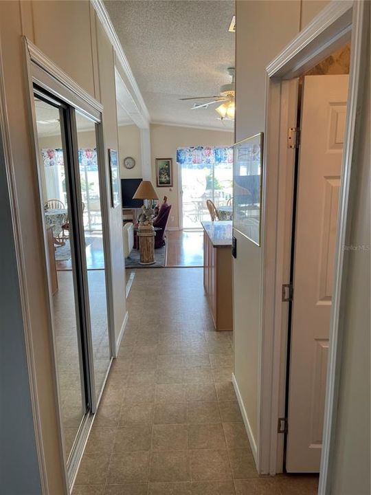 На продажу: $249,500 (2 спален, 2 ванн, 1152 Квадратных фут)