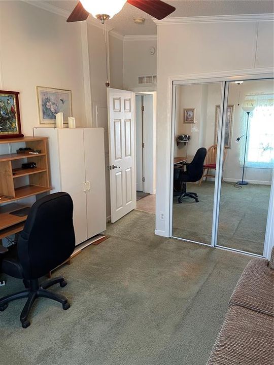 На продажу: $249,500 (2 спален, 2 ванн, 1152 Квадратных фут)