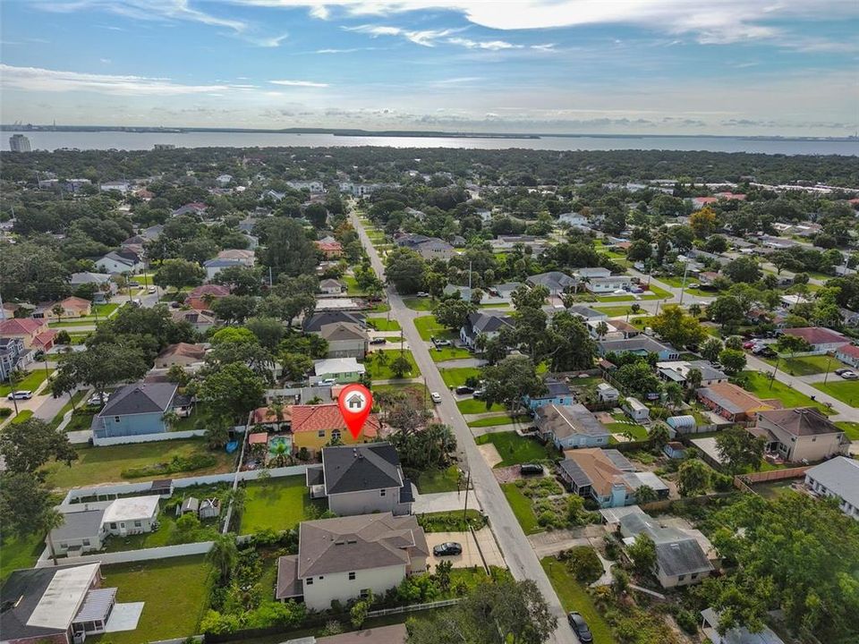 Под контрактом: $1,195,000 (5 спален, 4 ванн, 3196 Квадратных фут)